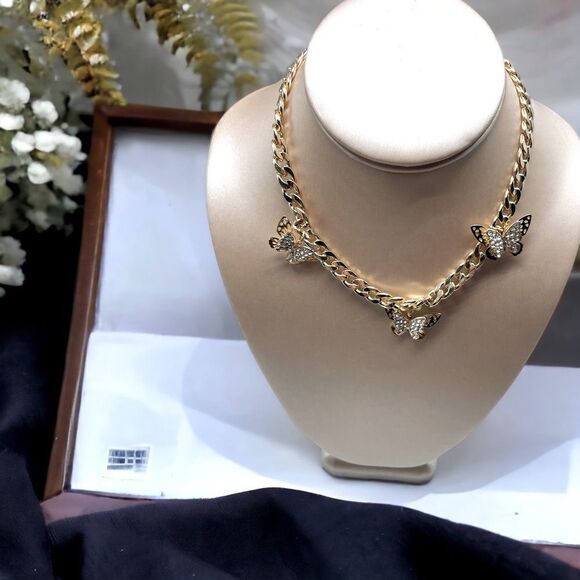 Dimensional Butterfly Gemstone Necklace l Gold Plate l 3” Extension l New - Picture 8 of 10